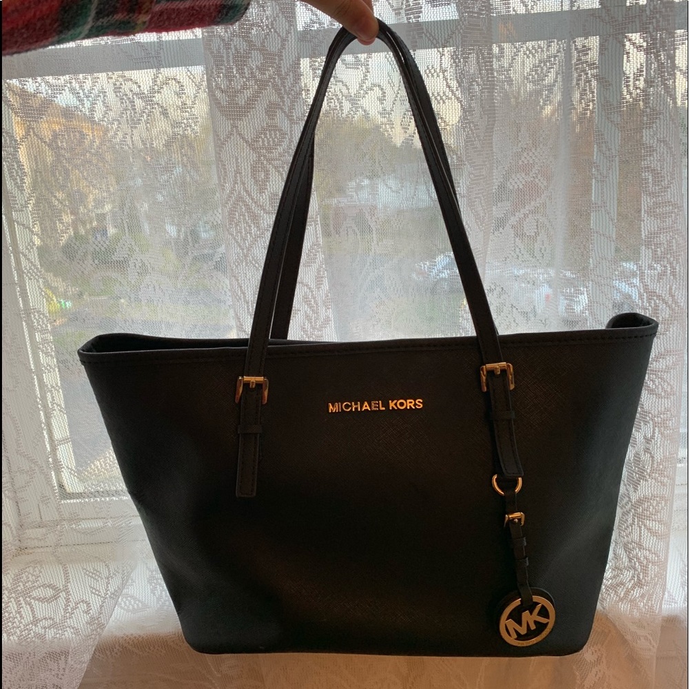 Black Micheal Kors tote